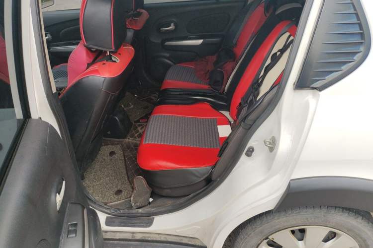 Used Venucia R50X 2015 1.6L Manual Trend Edition Left Rear Seat