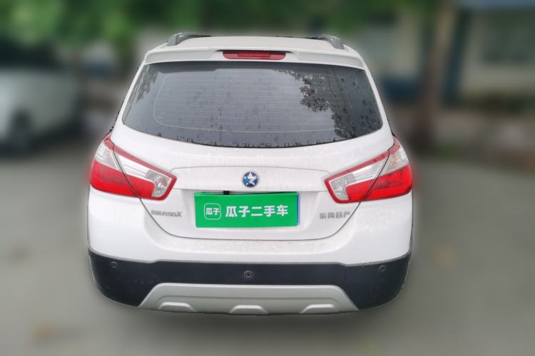 Used Venucia R50X 2015 1.6L Manual Trend Edition Rear