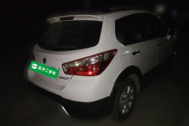 Used Venucia R50X 2015 1.6L Manual Luxury Edition Rear Right 45 Deg