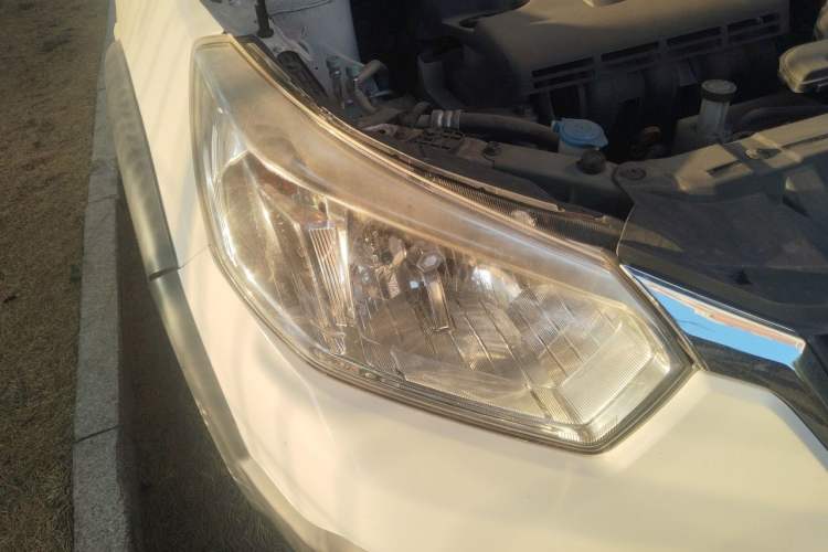Used Venucia R50X 2015 1.6L Manual Trend Edition Right Front Headlight