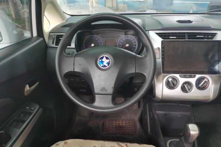 Used Venucia R50X 2015 1.6L Manual Trend Edition Steering Wheel