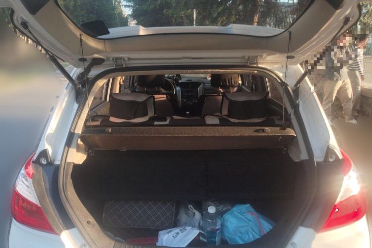 Used Venucia R50X 2015 1.6L Manual Trend Edition Trunk