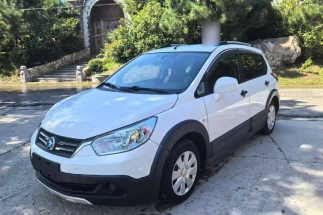 Used Venucia R50X 2015 1.6L Manual Trend Edition
