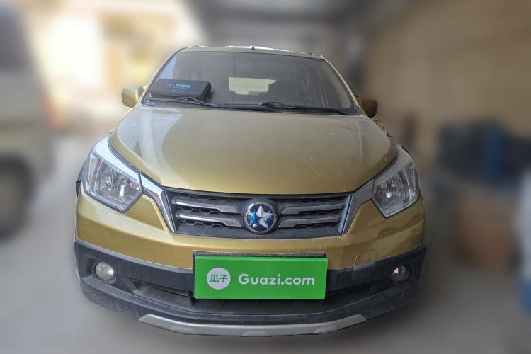 Used Venucia R50X 2015 1.6L Automatic Luxury Edition Front