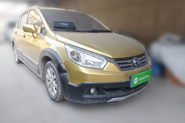 Used Venucia R50X 2015 1.6L Automatic Luxury Edition Front Right 45 Deg