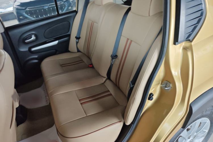 Used Venucia R50X 2015 1.6L Automatic Luxury Edition Interior 1