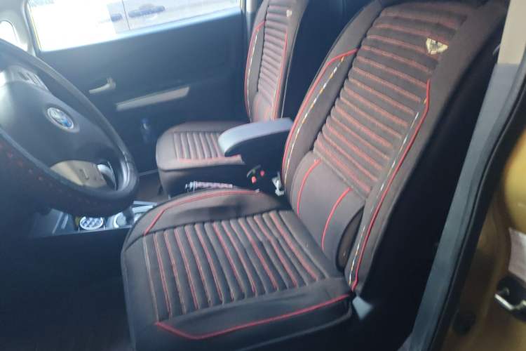 Used Venucia R50X 2015 1.6L Automatic Luxury Edition Left Front Seat