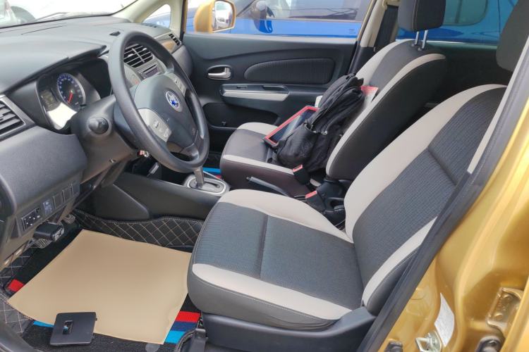 Used Venucia R50X 2015 1.6L Automatic Luxury Edition Left Front Seat