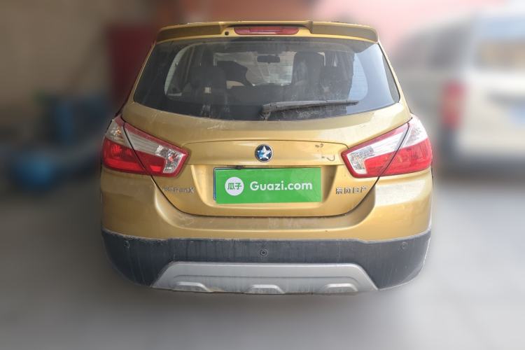 Used Venucia R50X 2015 1.6L Automatic Luxury Edition Rear