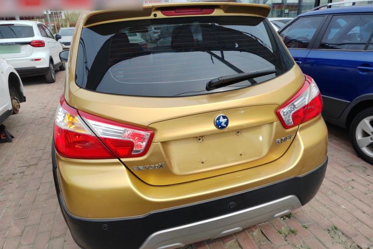 Used Venucia R50X 2015 1.6L Automatic Luxury Edition Rear