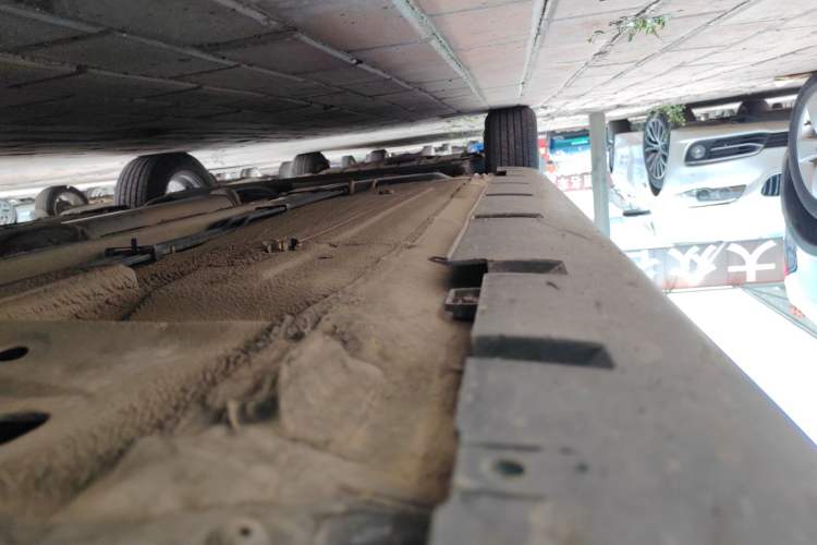 Used Venucia R50X 2015 1.6L Automatic Luxury Edition Right Side Sill
