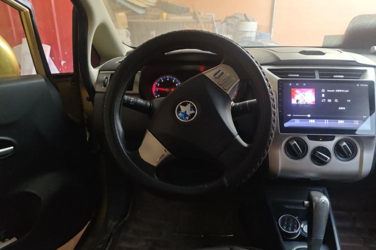 Used Venucia R50X 2015 1.6L Automatic Luxury Edition Steering Wheel