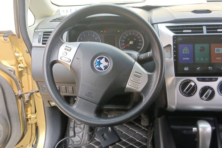 Used Venucia R50X 2015 1.6L Automatic Luxury Edition Steering Wheel