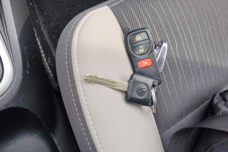 Used Venucia R50X 2015 1.6L Automatic Luxury Edition Vehicle Key