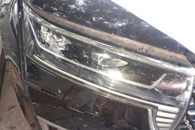 Used Venucia Star 2020 260T Automatic 48V Mild Hybrid Turbocharged Star Edition Right Front Headlight