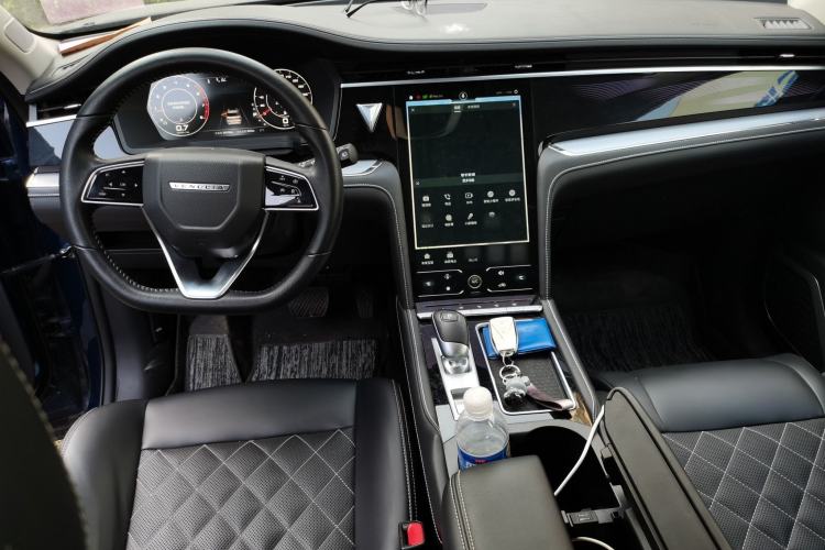 Used Venucia Star 2020 260T Automatic 48V Mild Hybrid Turbocharged Starry Edition Center Console