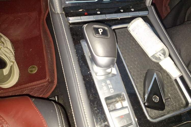 Used Venucia Star 2020 260T Automatic 48V Mild Hybrid Turbocharged Star Edition Gear Lever