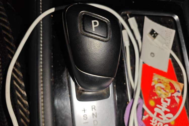 Used Venucia Star 2020 260T Automatic 48V Mild Hybrid Turbocharged Star Edition Gear Lever