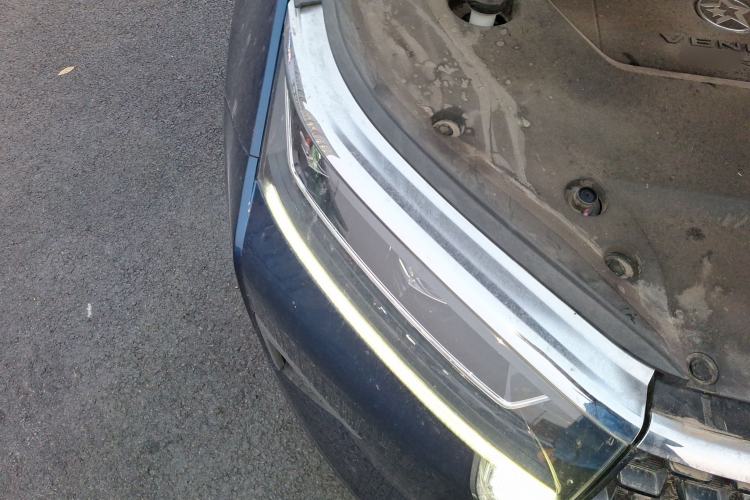 Used Venucia Star 2020 260T Automatic 48V Mild Hybrid Turbocharged Star Edition Right Front Headlight