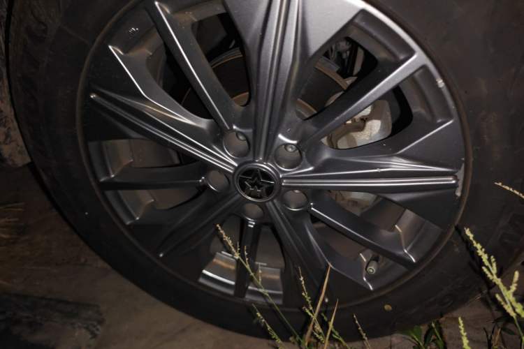 Used Venucia Star 2020 260T Automatic 48V Mild Hybrid Turbocharged Star Edition Right Front Wheel Hub
