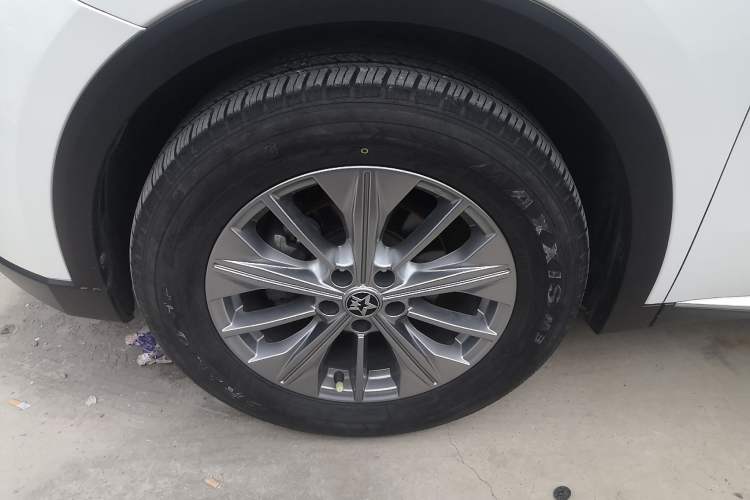 Used Venucia Star 2020 260T Automatic XingShang Edition Left Front Wheel Hub