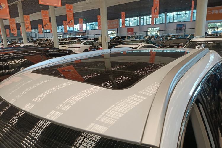 Used Venucia Star 2023 260T Starful Achievement Edition Pro Roof