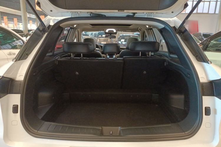 Used Venucia Star 2023 260T Starful Achievement Edition Pro Trunk