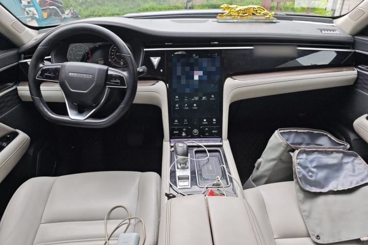 Used Venucia Star 2020 260T Automatic 48V Mild Hybrid Turbocharged Star Edition Center Console