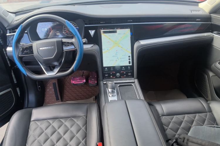 Used Venucia Star 2020 260T Automatic 48V Mild Hybrid Turbocharged Starry Edition Center Console