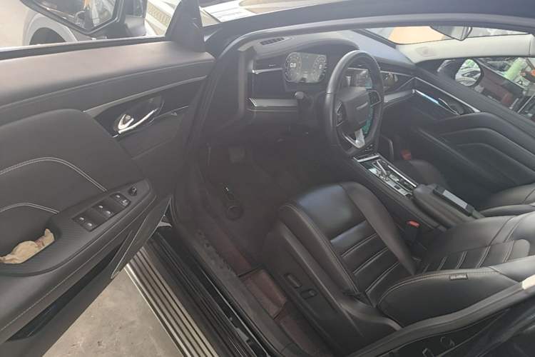 Used Venucia Star 2020 260T Automatic 48V Mild Hybrid Turbocharged Star Edition Driver Seat