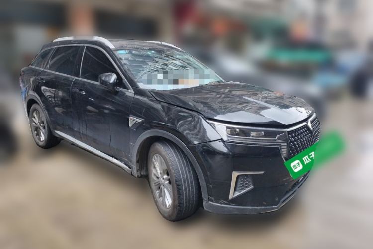 Used Venucia Star 2020 260T Automatic 48V Mild Hybrid Turbocharged Starry Edition Front Right 45 Deg