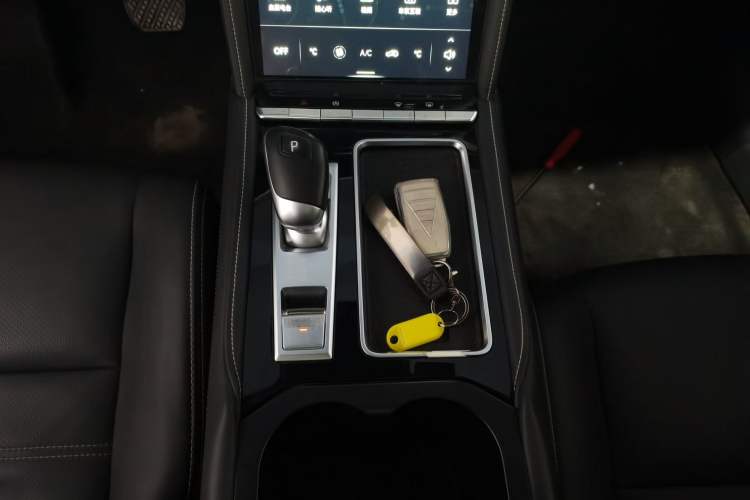 Used Venucia Star 2020 260T Automatic 48V Mild Hybrid Turbocharged Star Edition Gear Lever