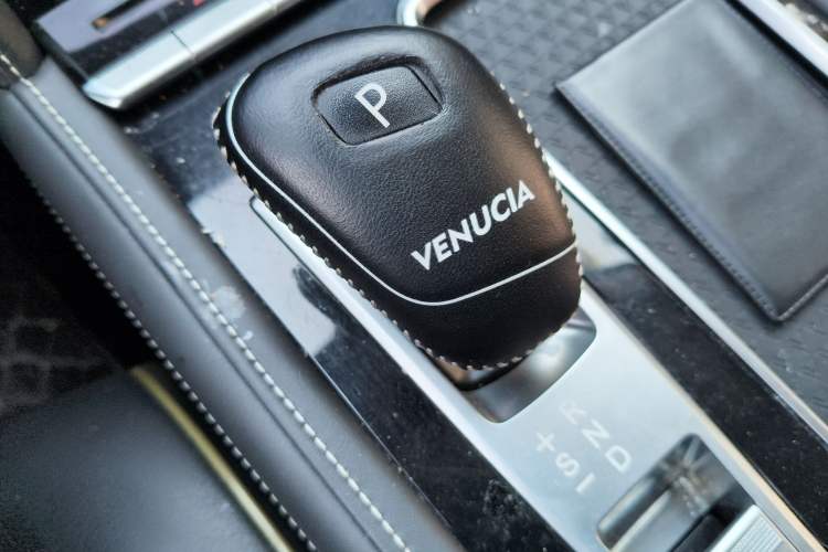 Used Venucia Star 2020 260T Automatic 48V Mild Hybrid Turbocharged Star Edition Gear Lever