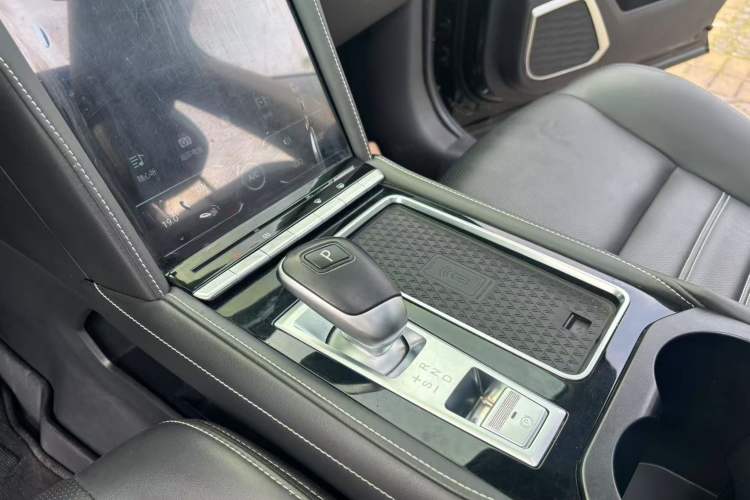 Used Venucia Star 2020 260T Automatic 48V Mild Hybrid Turbocharged Star Edition Gear Lever
