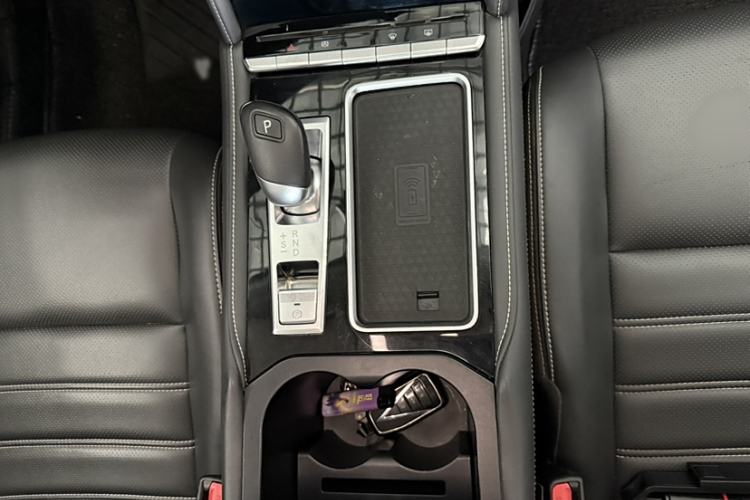 Used Venucia Star 2020 260T Automatic 48V Mild Hybrid Turbocharged Star Edition Interior 2