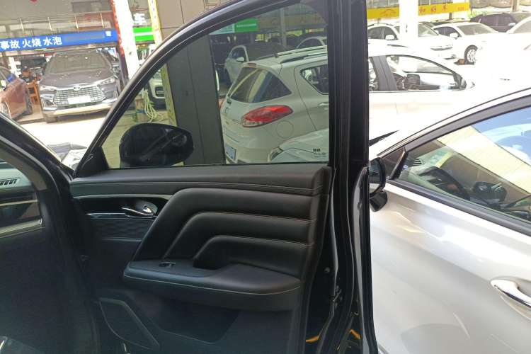 Used Venucia Star 2020 260T Automatic 48V Mild Hybrid Turbocharged Star Edition Interior 5