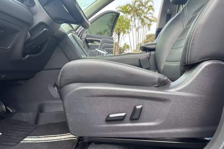 Used Venucia Star 2020 260T Automatic 48V Mild Hybrid Turbocharged Star Edition Left Front Seat
