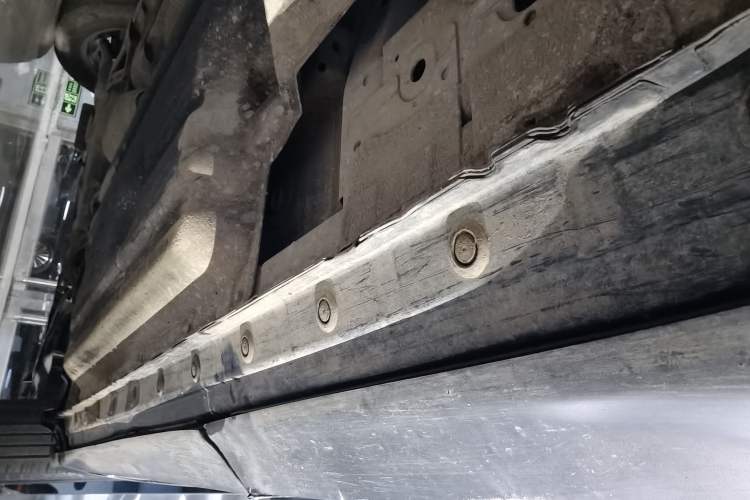 Used Venucia Star 2020 260T Automatic 48V Mild Hybrid Turbocharged Star Edition Left Side Sill