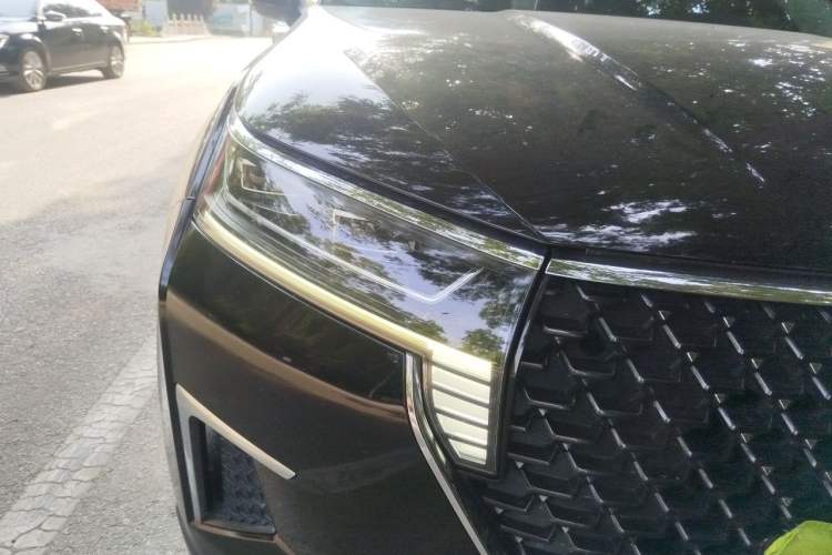 Used Venucia Star 2020 260T Automatic 48V Mild Hybrid Turbocharged Star Edition Right Front Headlight