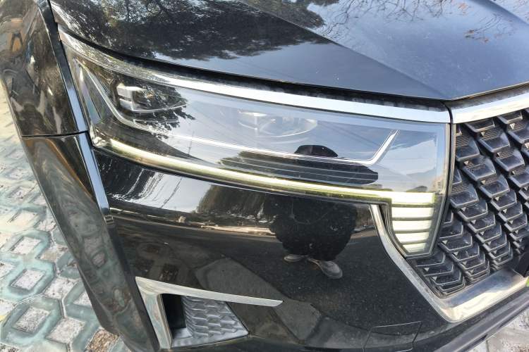 Used Venucia Star 2020 260T Automatic 48V Mild Hybrid Turbocharged Star Edition Right Front Headlight
