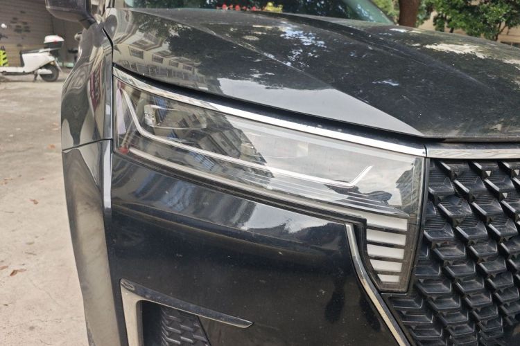 Used Venucia Star 2020 260T Automatic 48V Mild Hybrid Turbocharged Star Edition Right Front Headlight