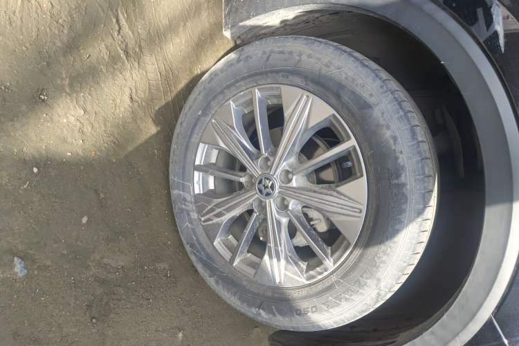 Used Venucia Star 2020 260T Automatic XingShang Edition Right Front Wheel Hub