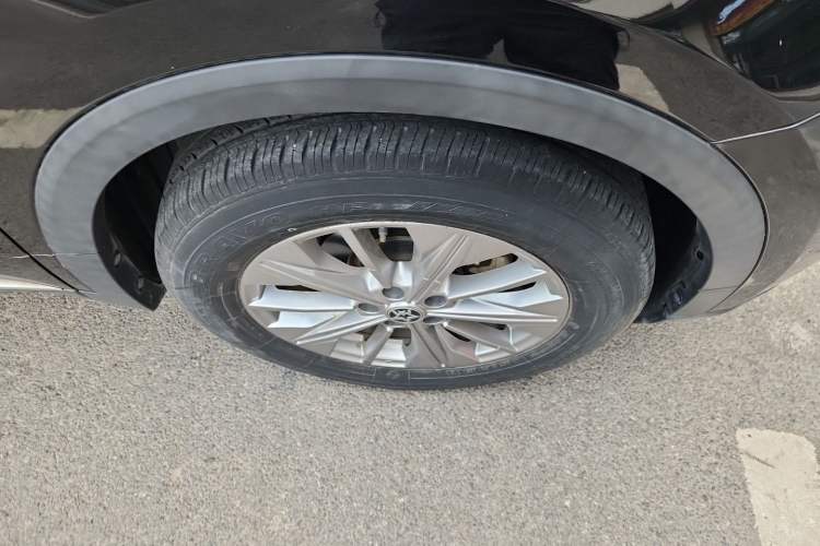 Used Venucia Star 2020 260T Automatic XingShang Edition Right Front Wheel Hub