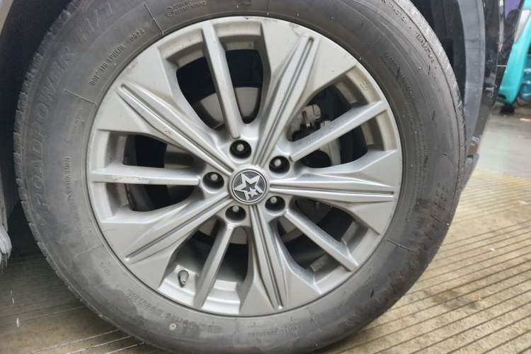 Used Venucia Star 2020 260T Automatic 48V Mild Hybrid Turbocharged Starry Edition Right Front Wheel Hub