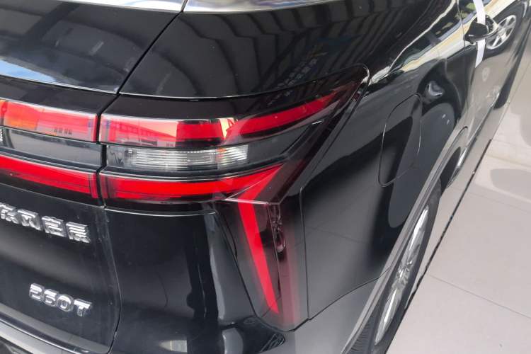 Used Venucia Star 2020 260T Automatic 48V Mild Hybrid Turbocharged Star Edition Right Rear Taillight