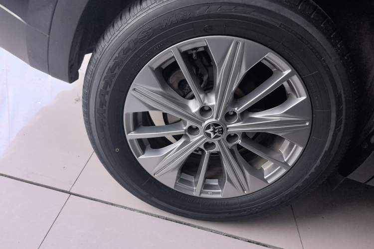 Used Venucia Star 2020 260T Automatic 48V Mild Hybrid Turbocharged Star Edition Right Rear Wheel Hub