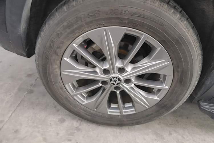 Used Venucia Star 2020 260T Automatic 48V Mild Hybrid Turbocharged Star Edition Right Rear Wheel Hub
