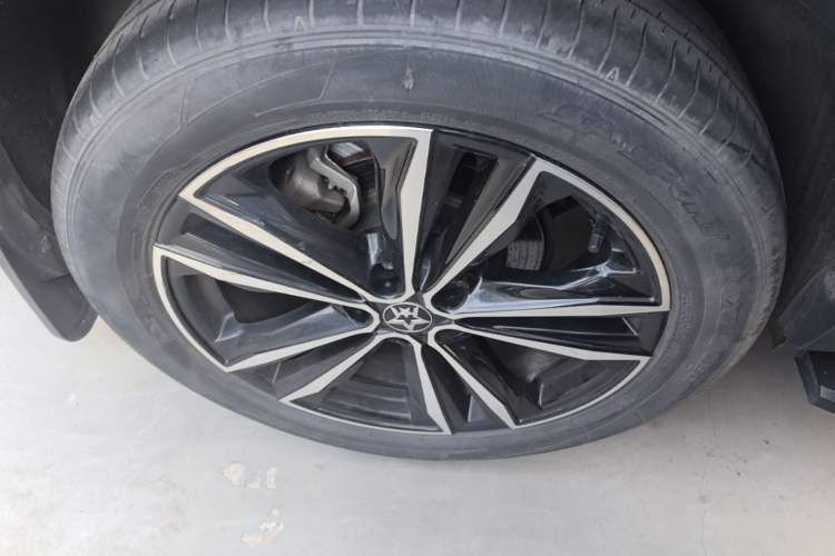 Used Venucia Star 2020 260T Automatic 48V Mild Hybrid Turbocharged Starry Edition Right Rear Wheel Hub