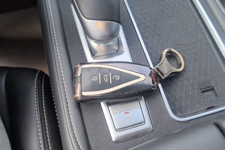 Used Venucia Star 2020 260T Automatic 48V Mild Hybrid Turbocharged Starry Edition Vehicle Key