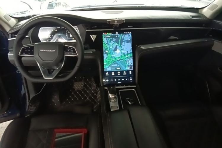 Used Venucia Star 2020 260T Automatic 48V Mild Hybrid Turbocharged Starry Edition Center Console